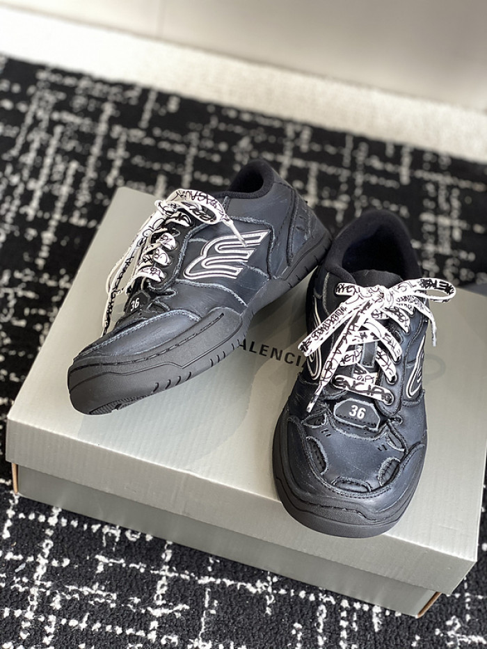 BL Hamptons Worn-Out  -COPSHOE BL - WO 03