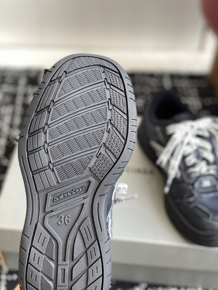 BL Hamptons Worn-Out  -COPSHOE BL - WO 03