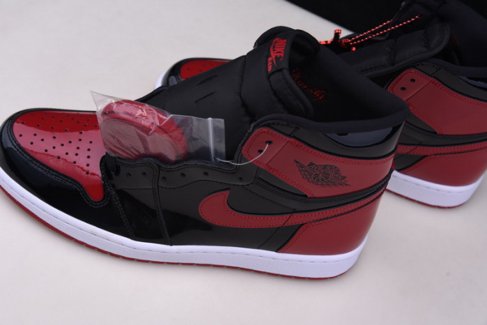 Air Jordan 1 Bred Patent Leather 555088-063