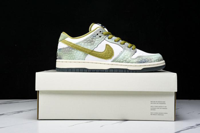 Nike SB Dunk Low Alexis Sablone Chameleon  HJ3386-300