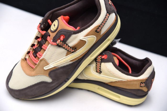 TRAVIS SCOTT x NIKE AIR MAX 1 DO9392-200