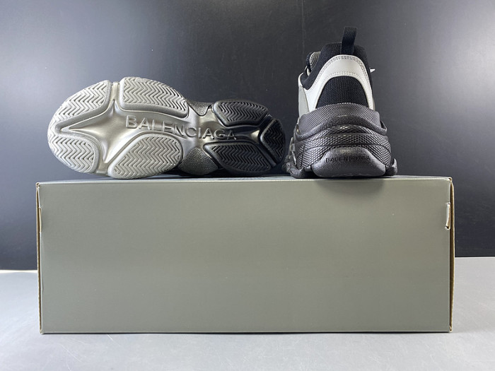 BL TRIPLE S TRAINERS CLEAR SOLE BLACK GREY  545325 g09O1 9532