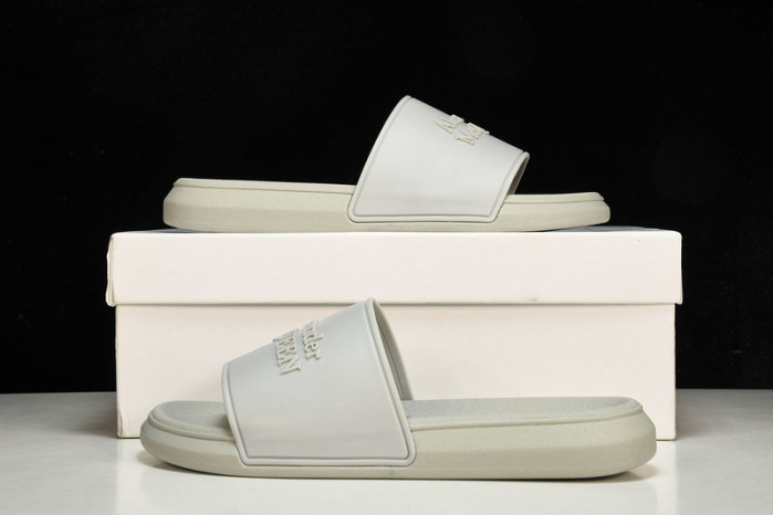 mcqueen  slide cophsoe MQS-03
