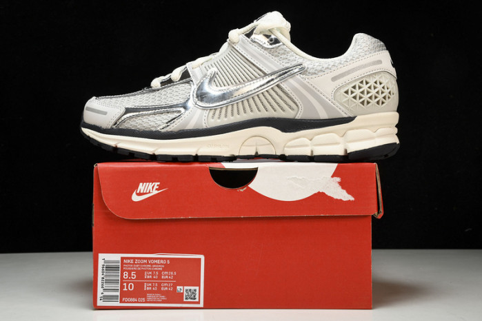 Nike Zoom Vomero 5 Photon Dust Metallic Silver  FD0884-025