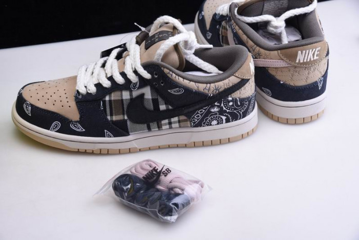 Travis Scott x Nike SB Dunk Low-CT5053-001