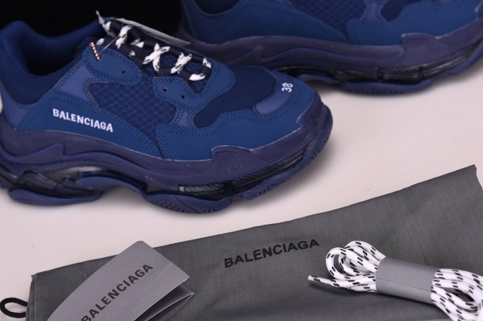 BL TRIPLE TRAINER ‘RED -BLUE ‘ 544351  WO901 4107