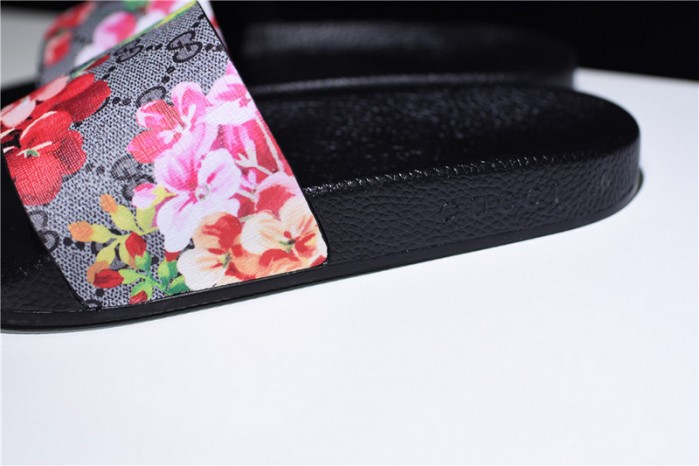 GC Leather SLIDE SANDAL with FLOWER  0400088498707