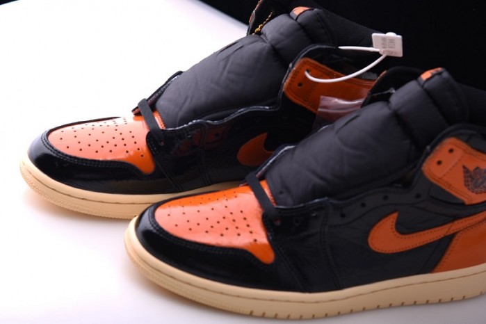AIR JORDAN 1 SHATTERED BACKBOARD 3.0  555088-028